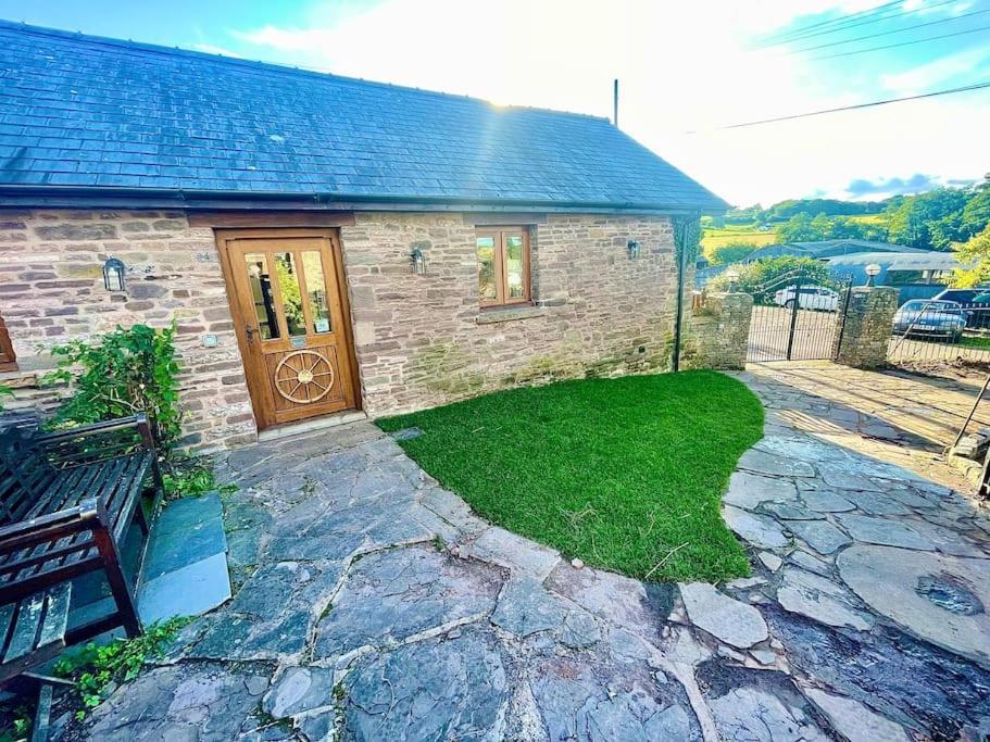 Stone Built Barn In A Beautiful Rural Setting Villa Llangwm-Isaf Exteriör bild